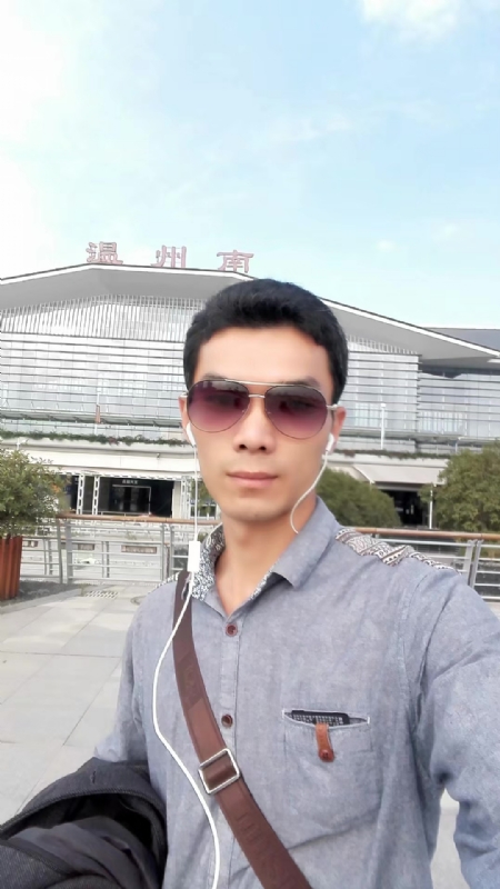 错把真心喂了狗的第三张照片--宁德残疾人相亲网